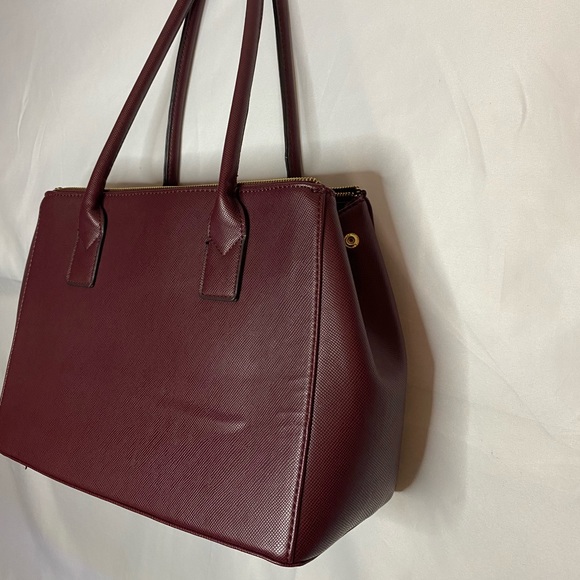 Kenneth Cole Reaction Purse - Picture 7 of 9